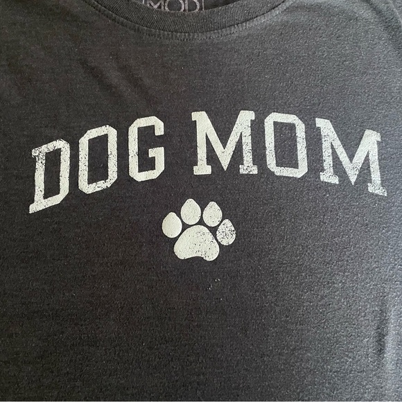 🐶Dog Mom Tee🐶 - Picture 2 of 3